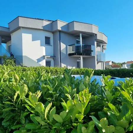 Paola Apartman Vrh