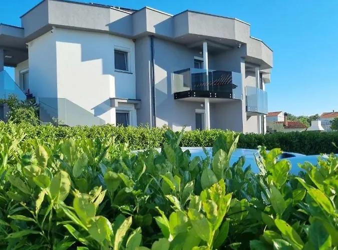 Paola Apartman Vrh